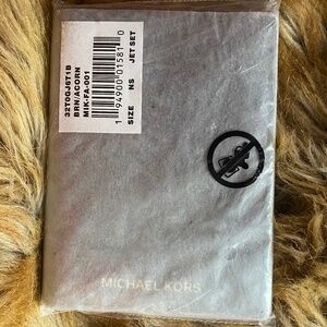 Nwt Michael Kors MK passport cover